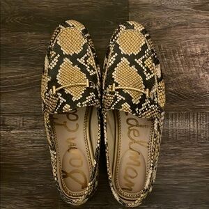 Sam Edelman Black and Gold Loafers with Sleek Design